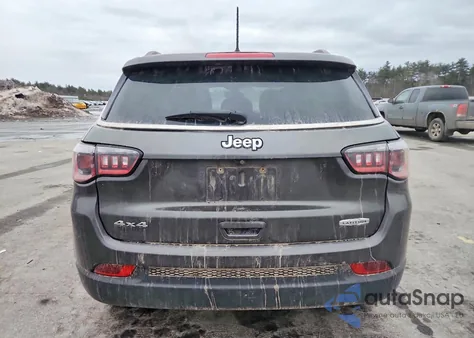 2018 Jeep Compass Latitude z USA, uszkodzony, nr VIN 3C4NJDBBXJT321198